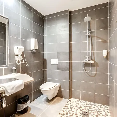 Szálloda Du Midi 2*