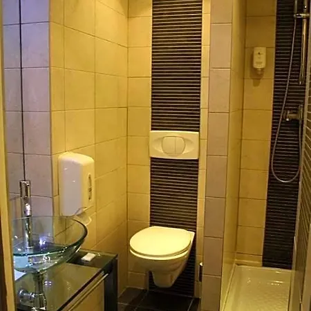 Hotel Du Midi 2*